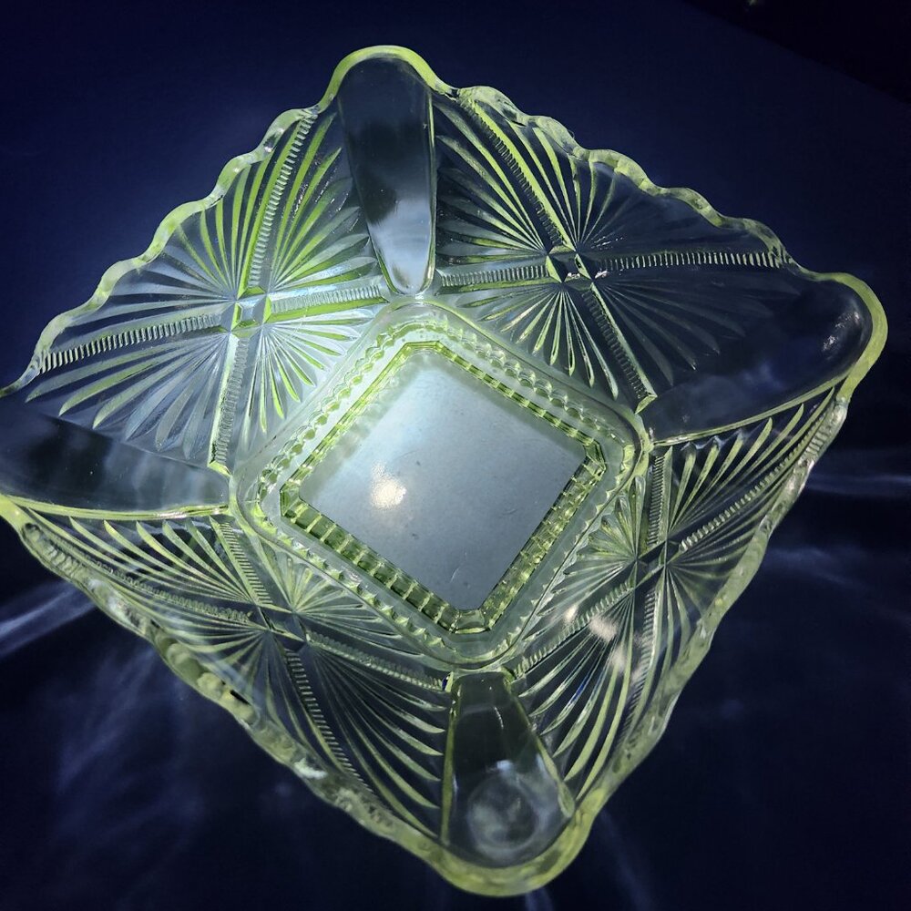 Antique WESTMORELAND SPECIALTY CO. No. 0006 Clear FRUIT DISH Bowl 1890's Glows
